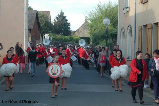 Défilé Requeil (72) Mai 2014