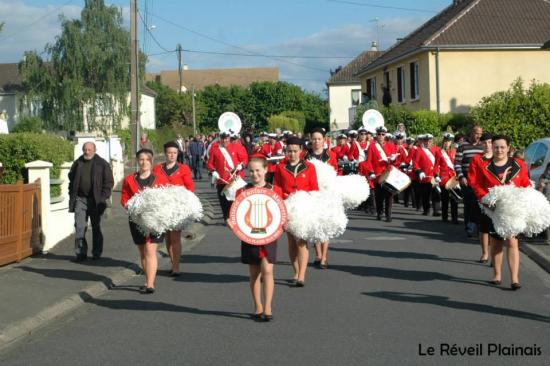 Défilé Requeil (72) Mai 2014