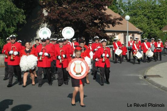 Défilé Requeil (72) Mai 2014