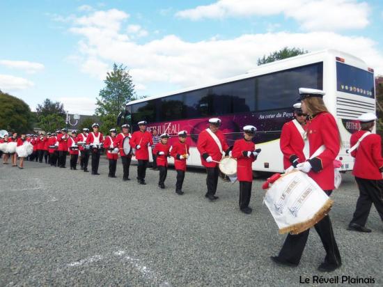 Défilé Requeil (72) Mai 2014