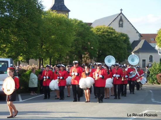 Défilé Requeil (72) Mai 2014